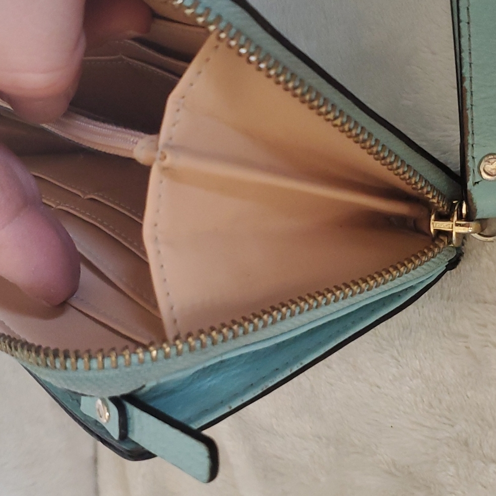Kate Spade wallet - Picture 8 of 9